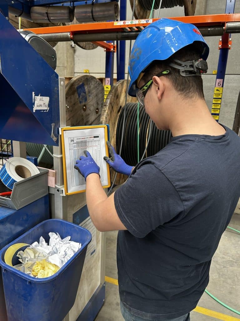 Amélioration du service de coupe de câbles dans le centre logistique d’Erpe-Mere : moins d’erreurs, plus de sécurité